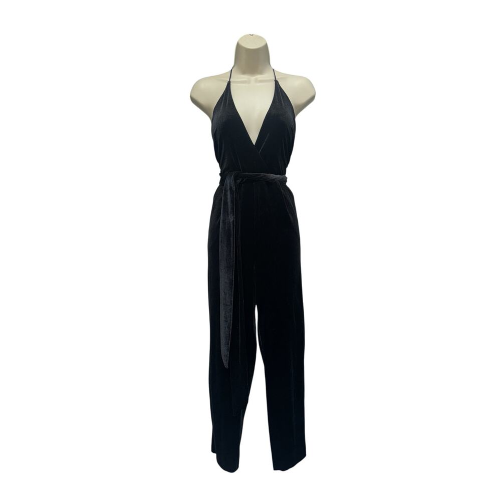 Express black velour spaghetti strap crop leg jumpsuit size‎ 6